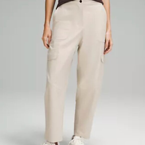 Lululemon Light Utilitech Cargo Pocket High-Rise Pant - Picture 1 of 5